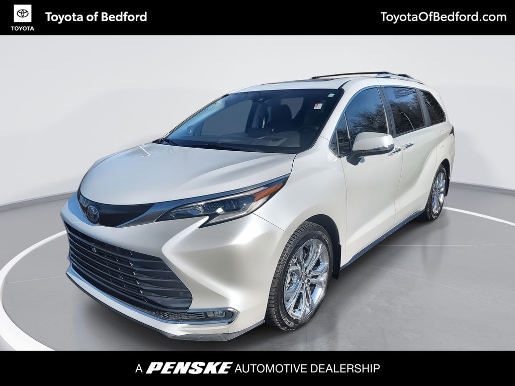 2022 Toyota Sienna Platinum -
                Bedford, OH