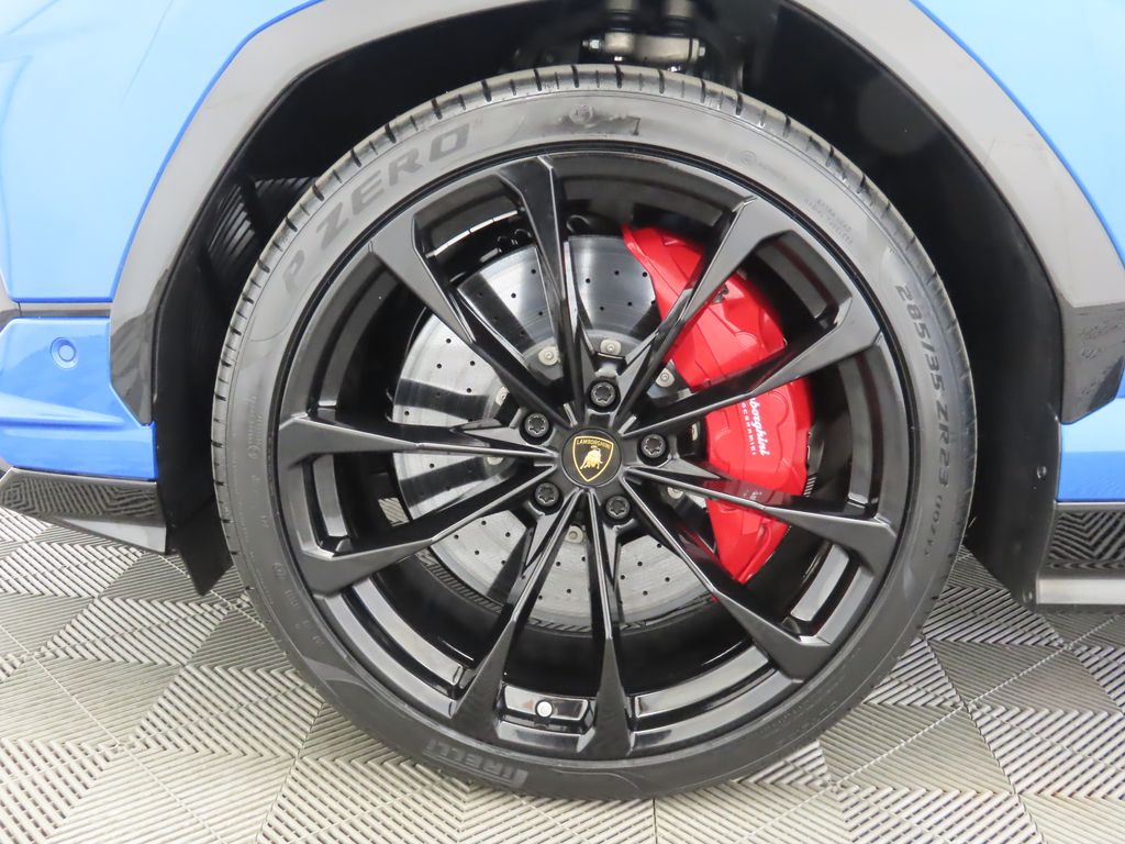 Thumbnail: 2023 Lamborghini Urus - 29