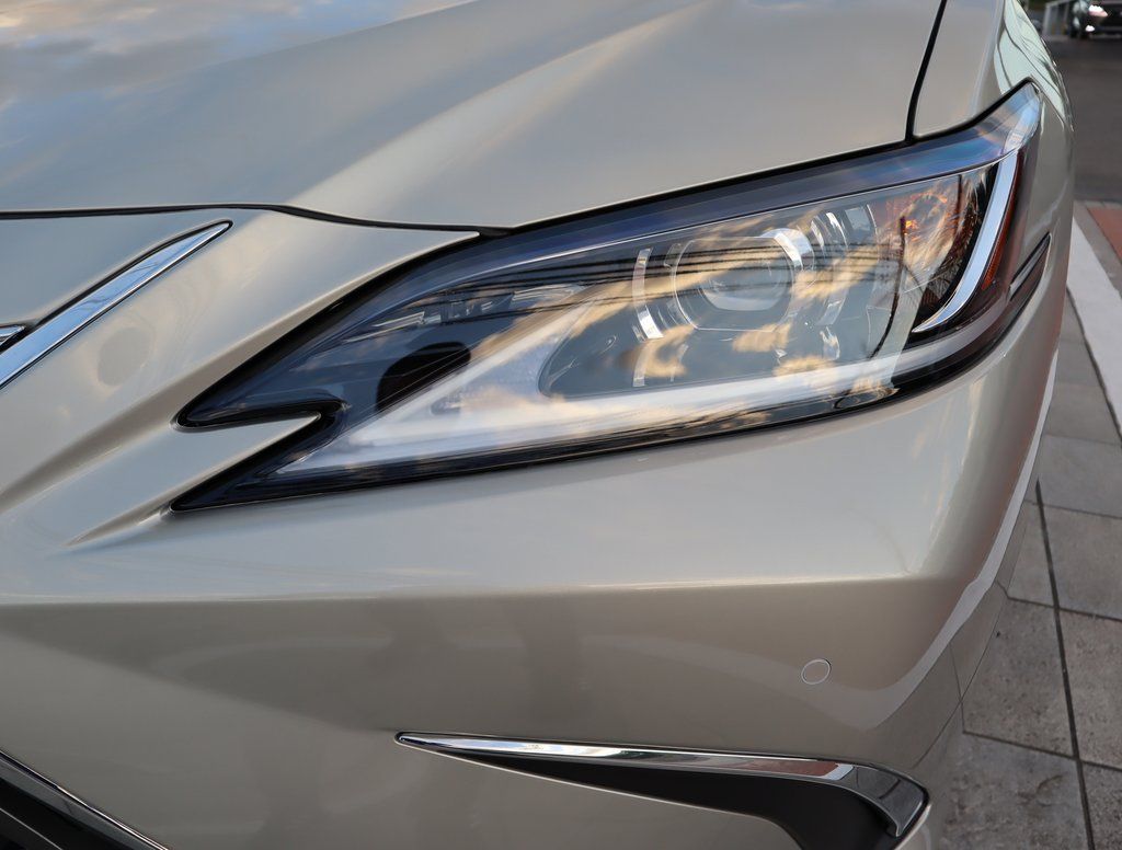 Thumbnail: 2025 Lexus ES - 18