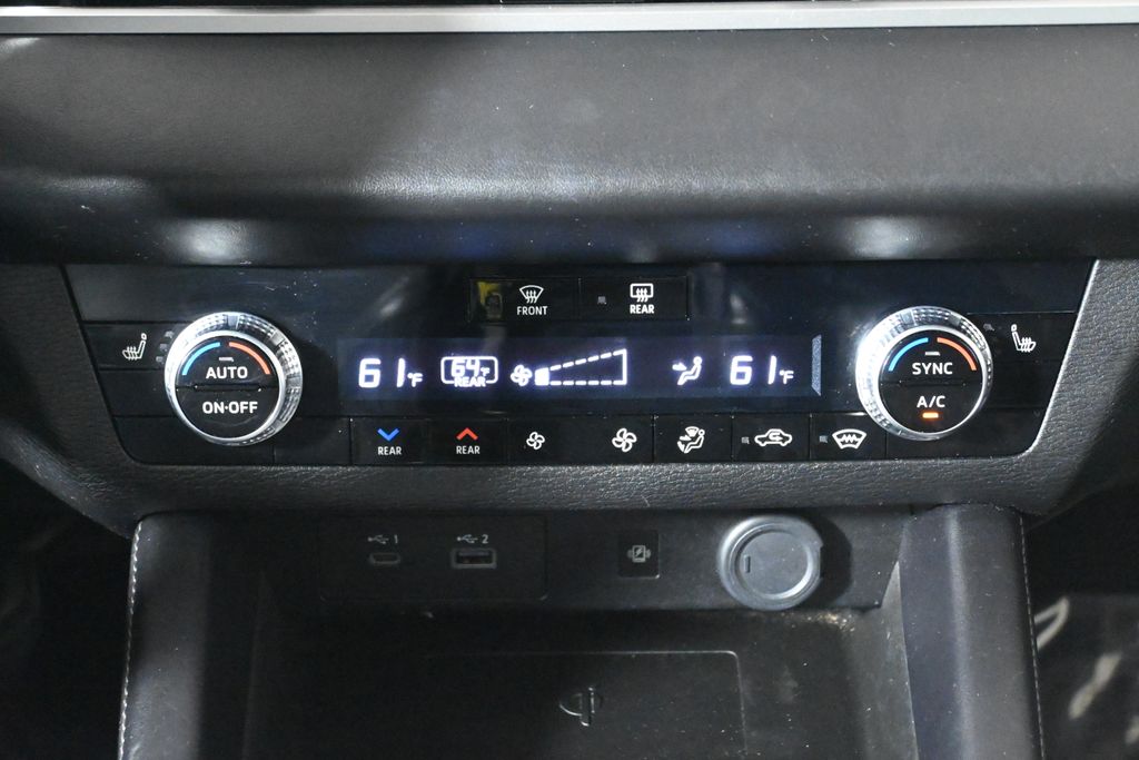 Thumbnail: 2022 Mitsubishi Outlander - 24