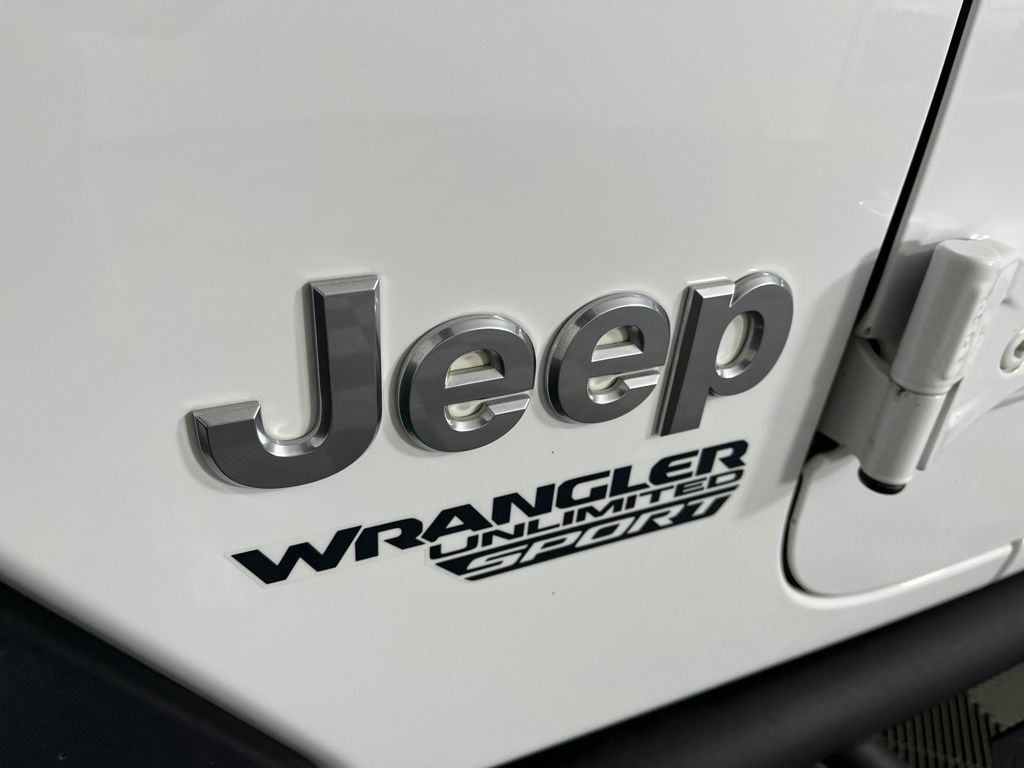 Thumbnail: 2018 Jeep Wrangler - 22