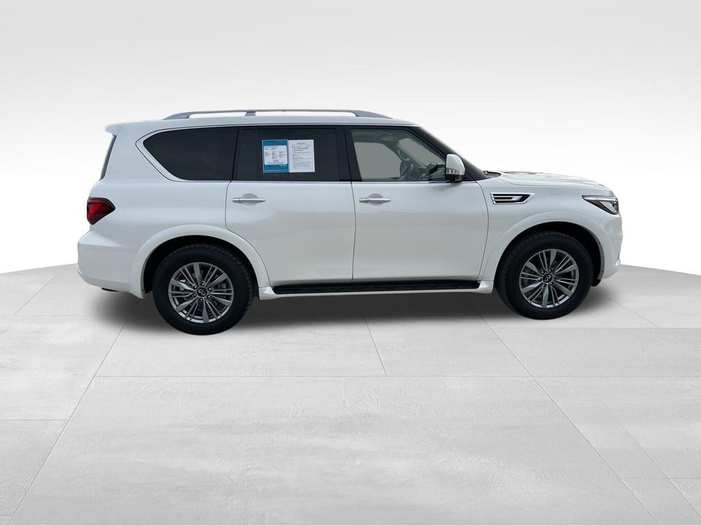 2024 INFINITI QX80 LUXE 11