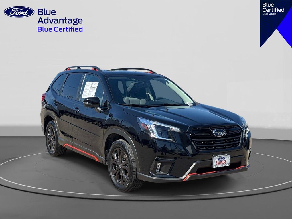 View vehicle photo 4
