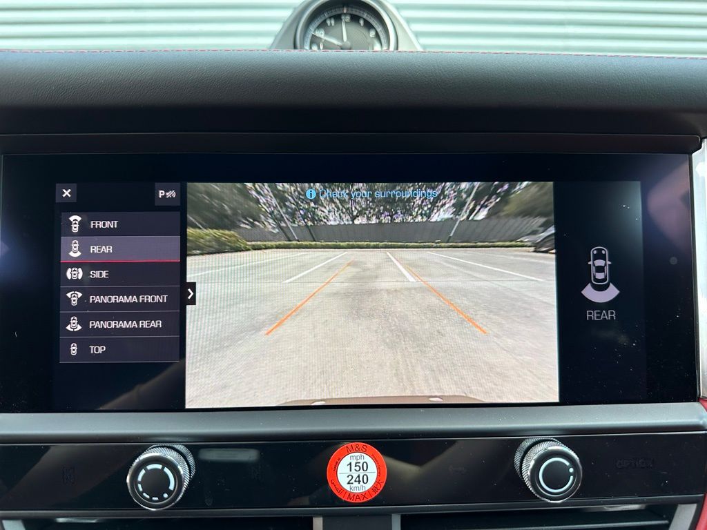 Thumbnail: 2025 Porsche Macan - 30