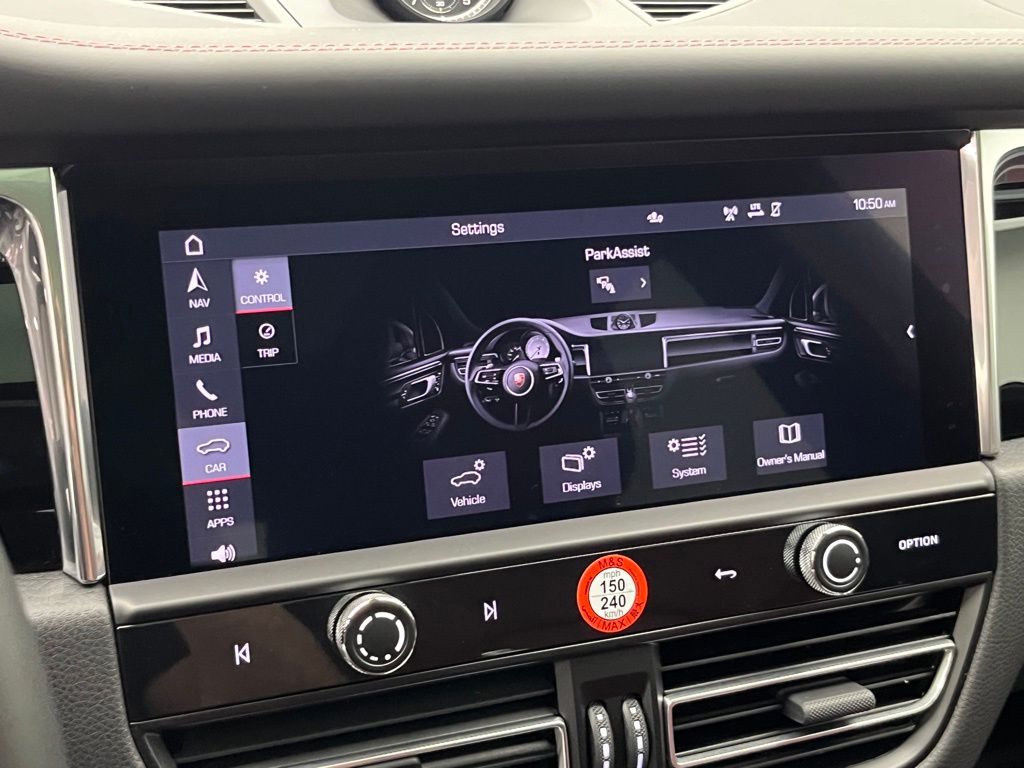 Thumbnail: 2025 Porsche Macan - 23