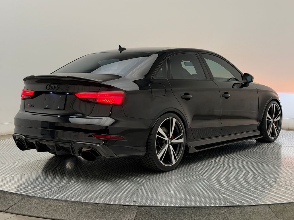 Thumbnail: 2018 Audi RS 3 - 12