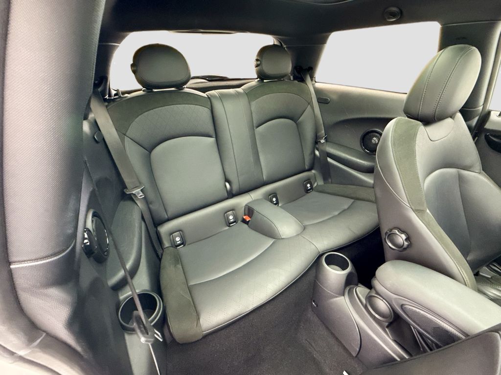 Thumbnail: 2022 MINI Cooper - 25