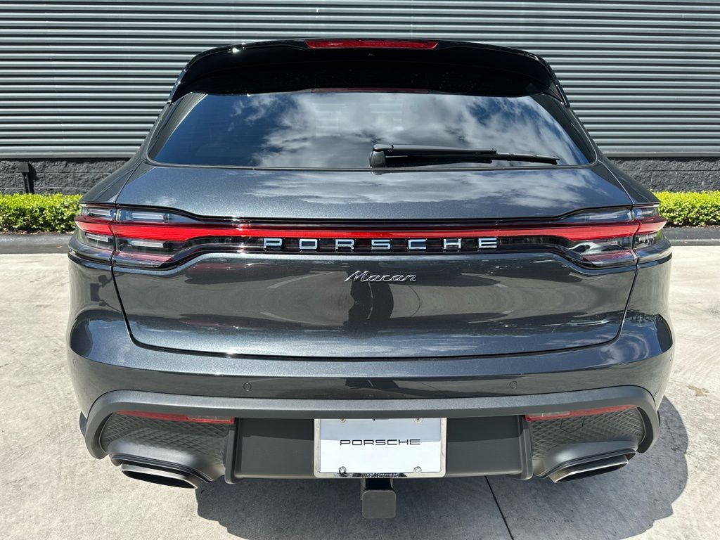 Thumbnail: 2026 Porsche Macan - 12