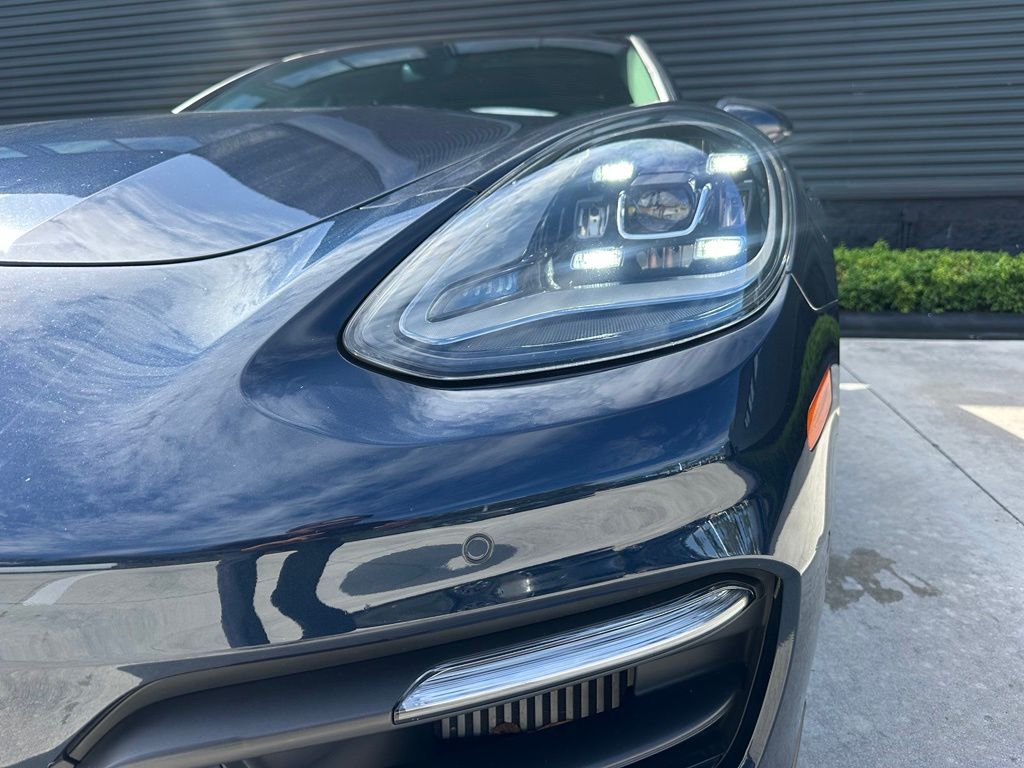 Thumbnail: 2021 Porsche Panamera - 9
