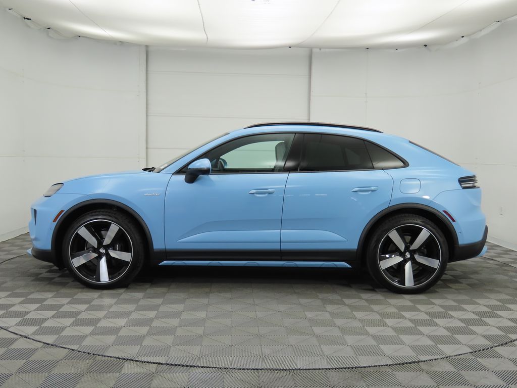 Thumbnail: 2025 Porsche Macan - 2