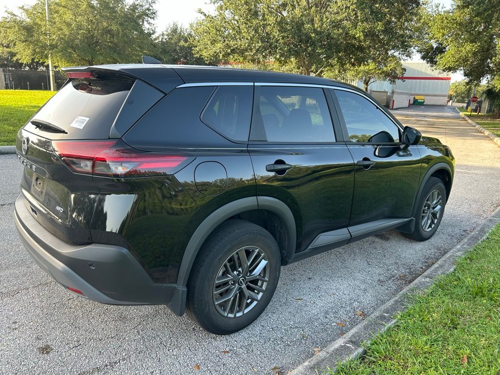 Thumbnail: 2023 Nissan Rogue - 5