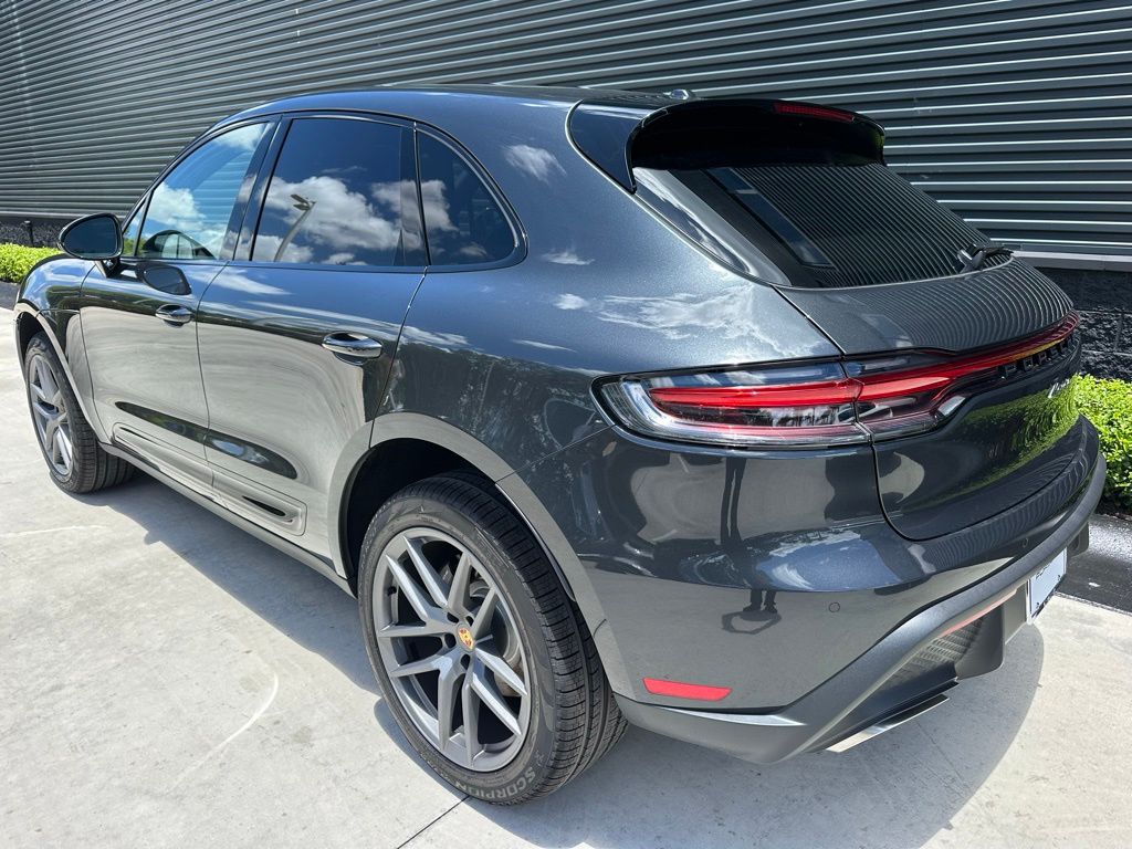Thumbnail: 2026 Porsche Macan - 3
