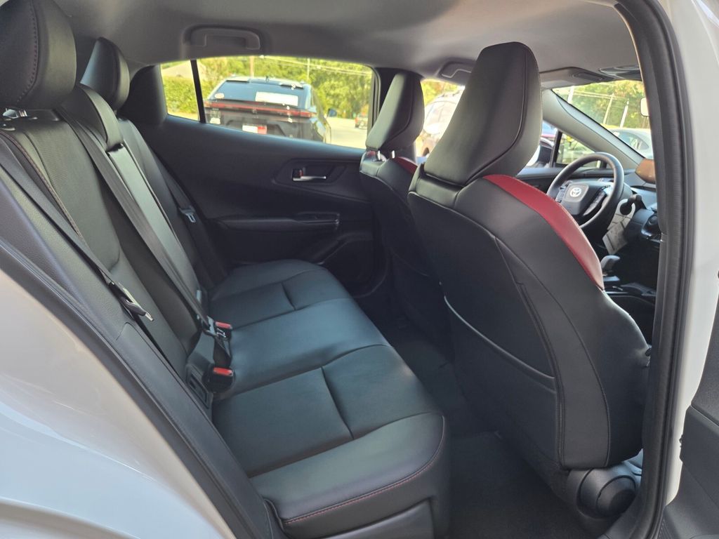 2026 Toyota Prius Plug-in Hybrid XSE - Photo 14
