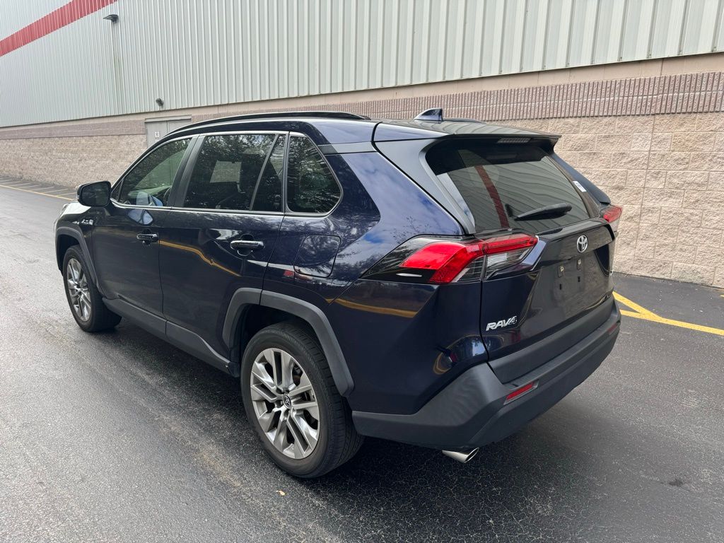 2020 Toyota RAV4 XLE Premium 3