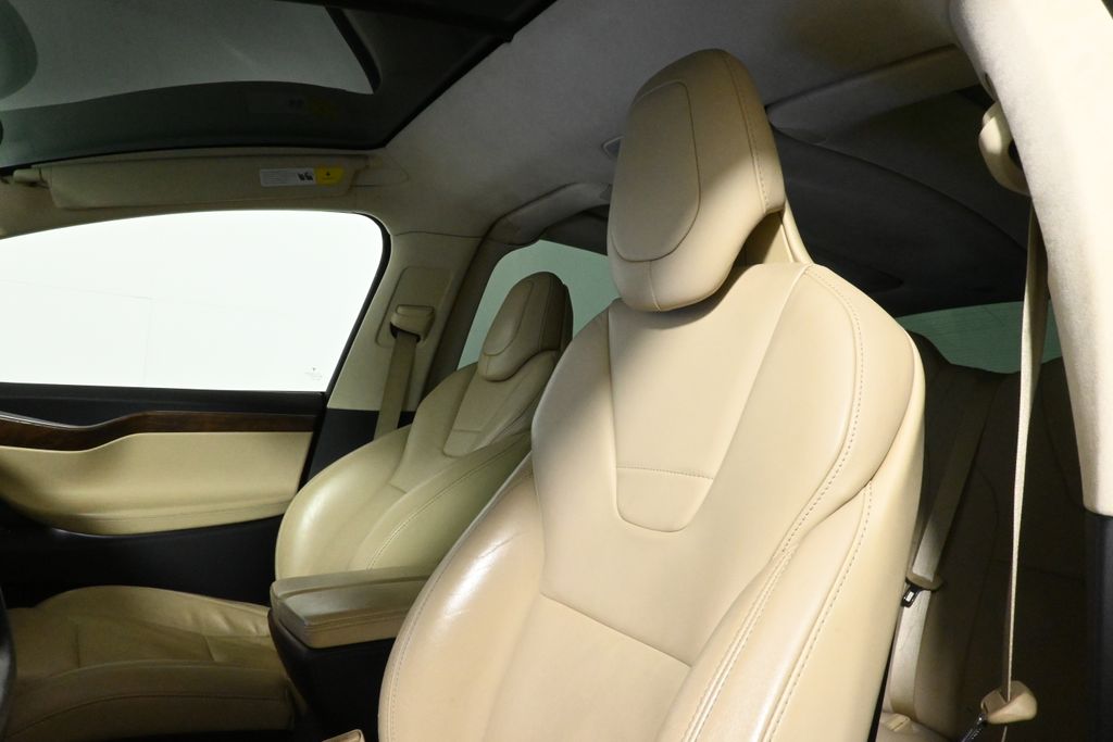 2017 Tesla Model X 75D 17