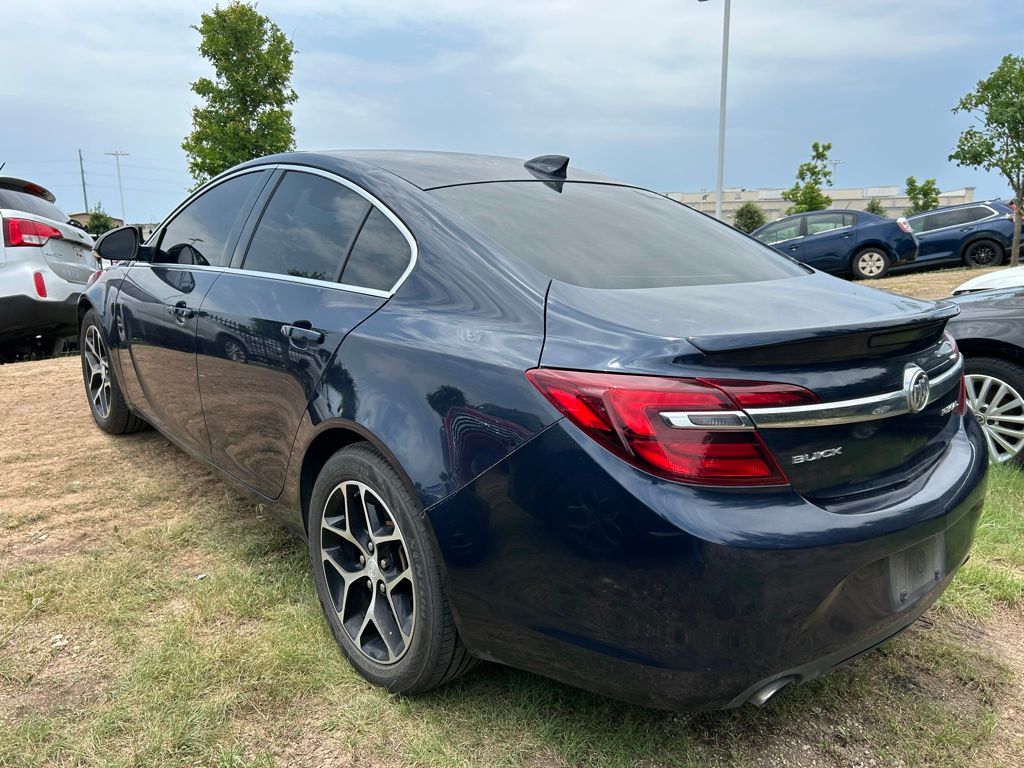 2017 Buick Regal  2