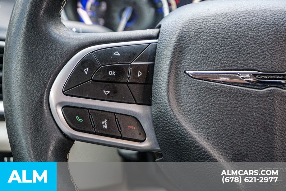 Used 2024 Red Chrysler Touring L image 31