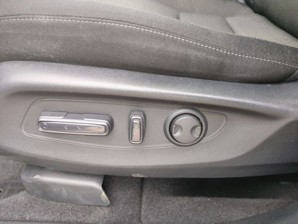 2024 Honda CR-V EX - Photo 11