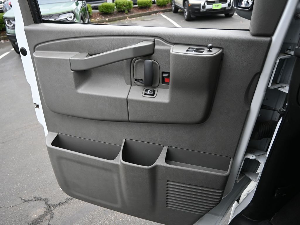 2020 Chevrolet Express Passenger RWD 3500 Extended Wheelbase LT