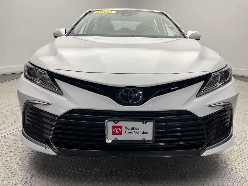 2022 Toyota Camry LE 2