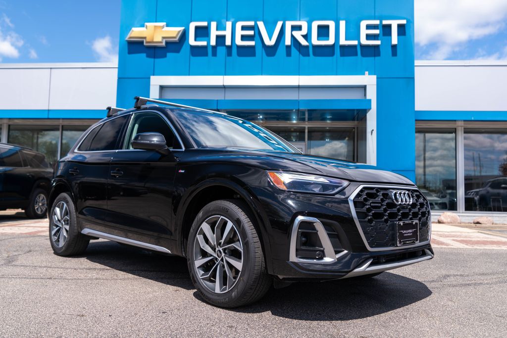 2024 Audi Q5 45 Premium Plus's photo