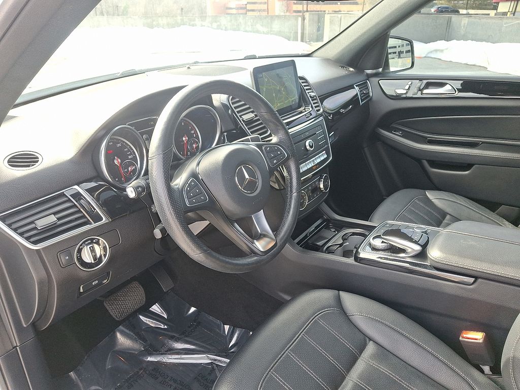 Thumbnail: 2017 Mercedes-Benz GLE - 4