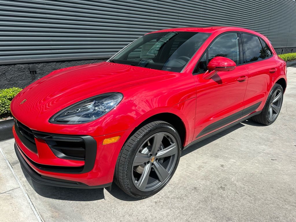 Thumbnail: 2026 Porsche Macan - 7