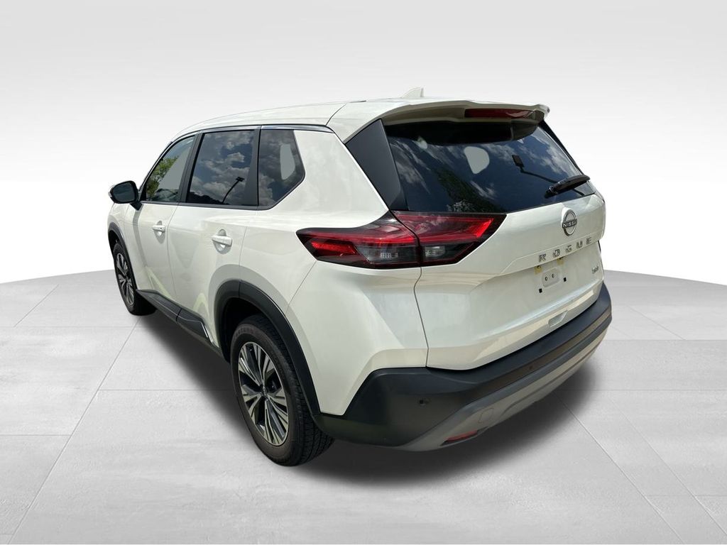 2023 Pearl White Tricoat Nissan Rogue SV FWD SUV