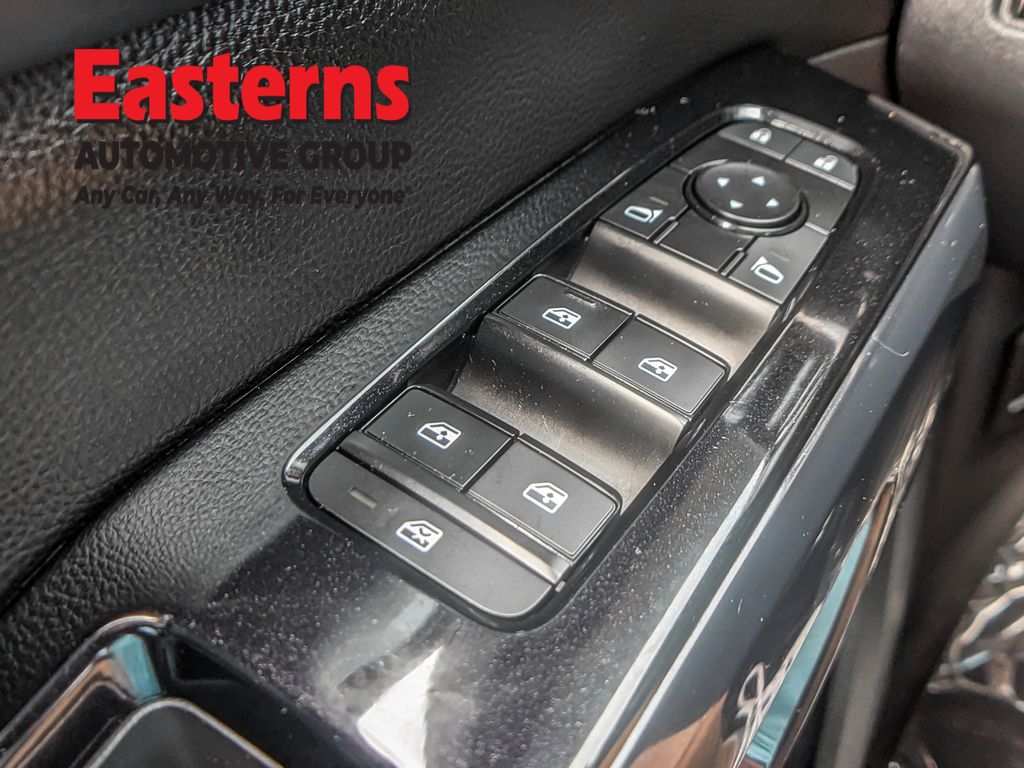 2022 Nissan Pathfinder SV - Photo 32
