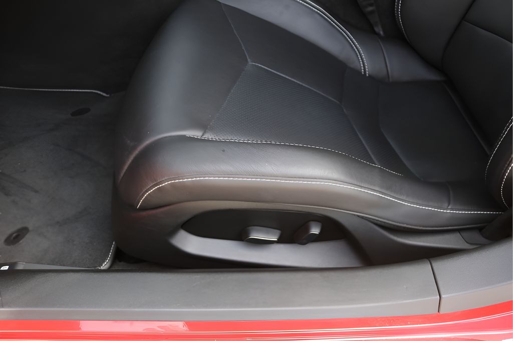 Used 2022 Red Chevrolet Stingray image 16