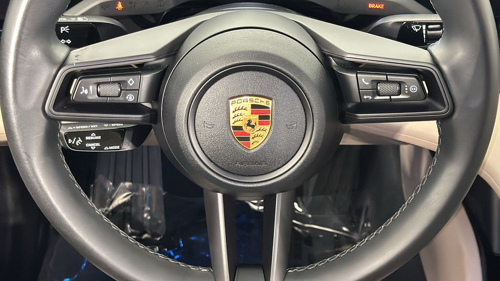 Thumbnail: 2022 Porsche Taycan - 18
