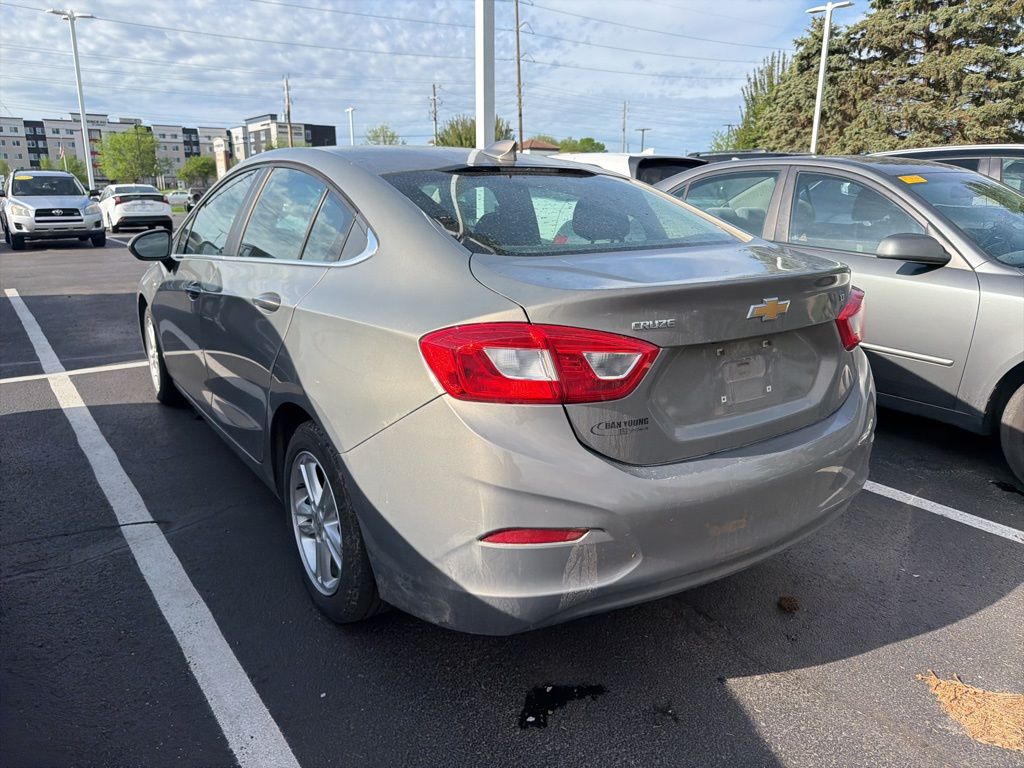 Thumbnail: 2017 Chevrolet Cruze - 2