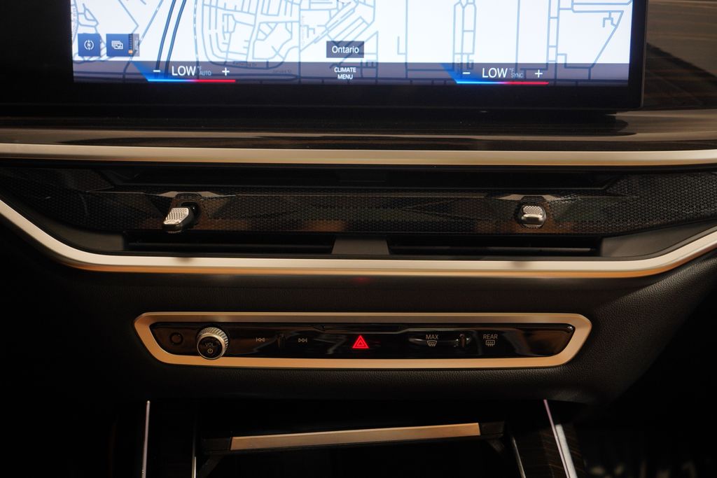 Thumbnail: 2023 BMW X7 - 14