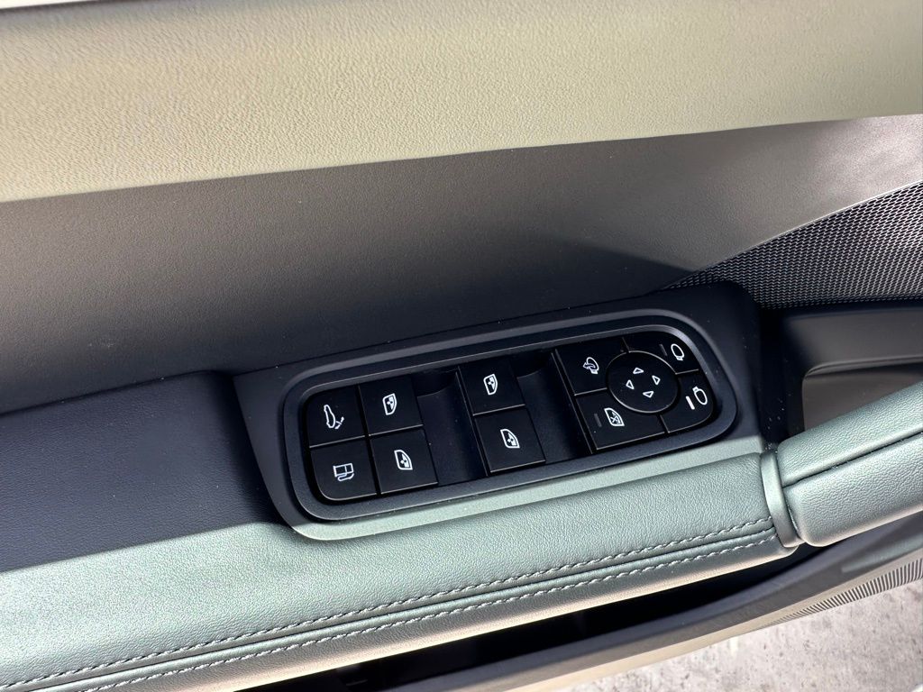 Thumbnail: 2026 Porsche Cayenne - 21