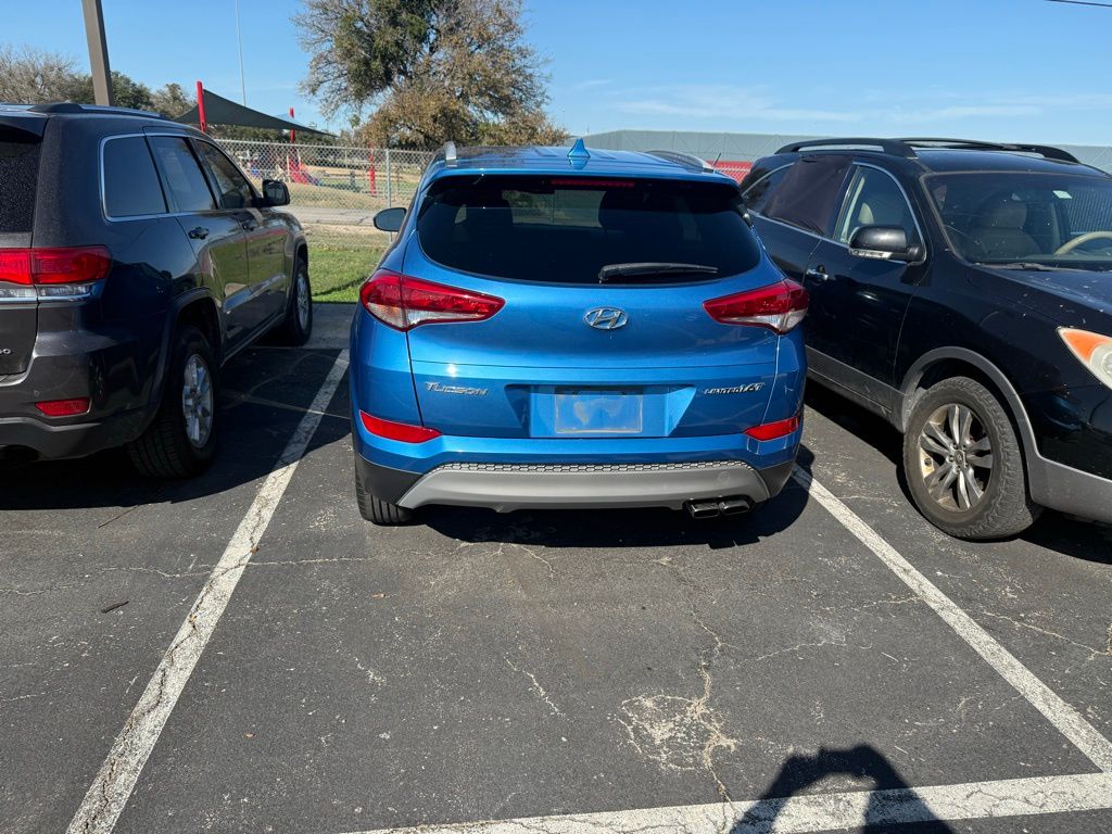 Thumbnail: 2017 Hyundai Tucson - 3