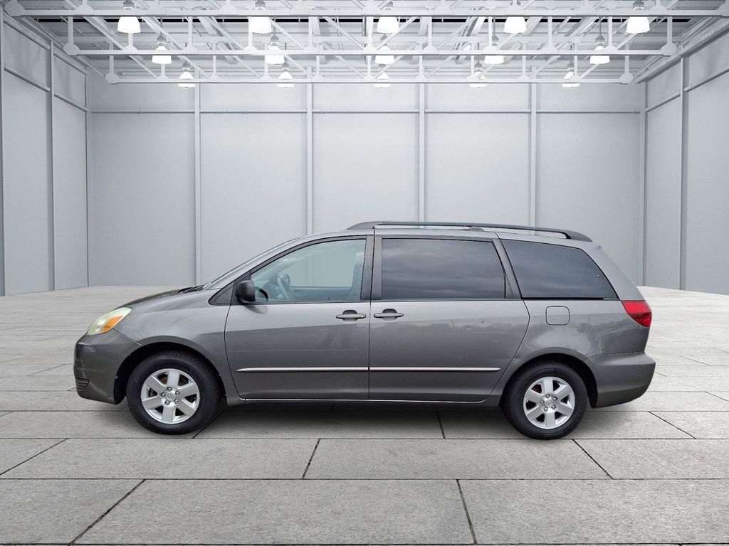 2004 Toyota Sienna CE 7