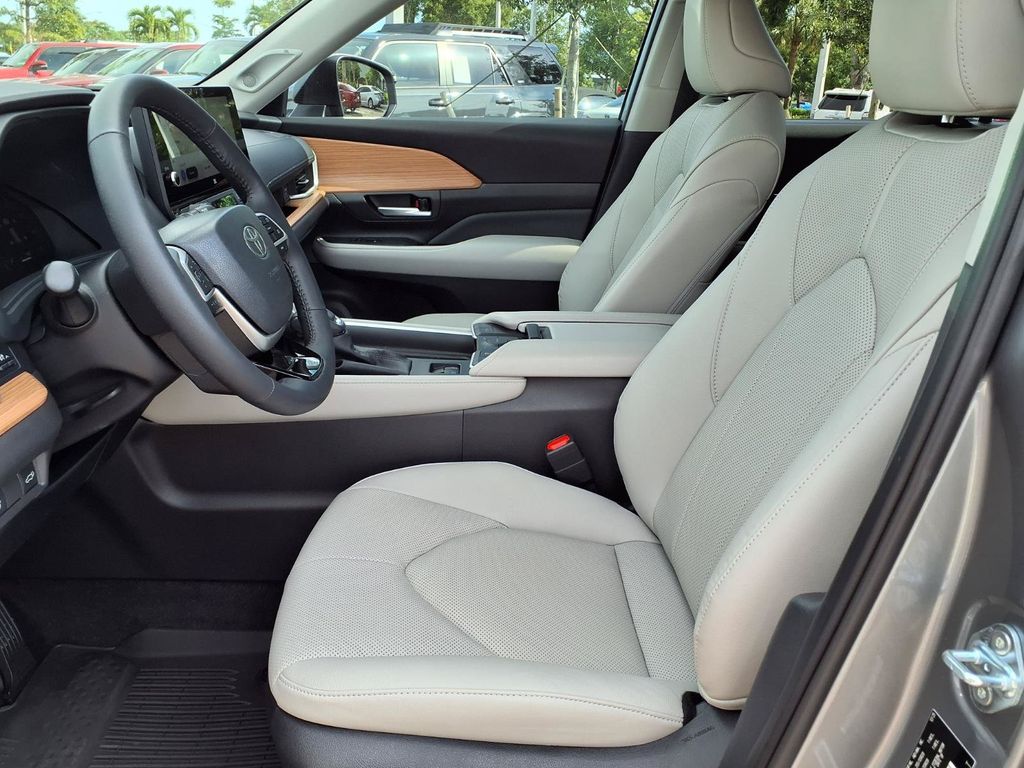 Used 2026 Toyota Grand Highlander SUV