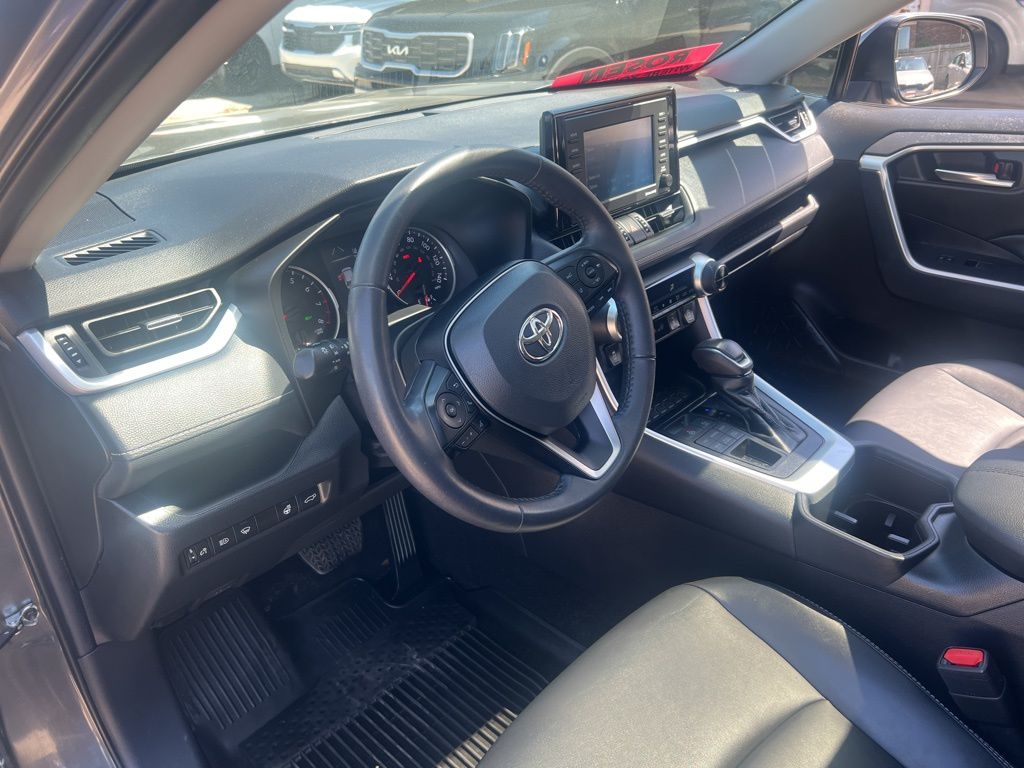 2022 Toyota RAV4 XLE Premium photo