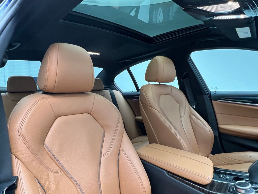 2022 BMW 5 Series 540i 8