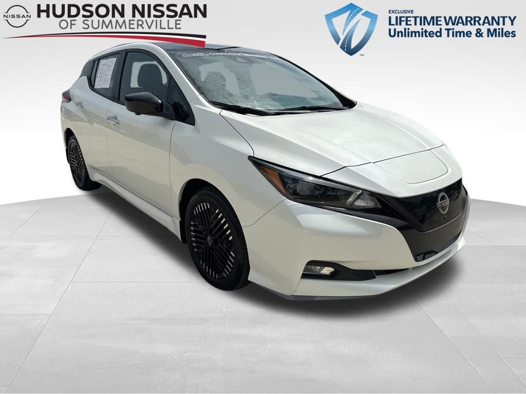 2024 Super Black/Pearl White Nissan LEAF SV Plus FWD Hatchback