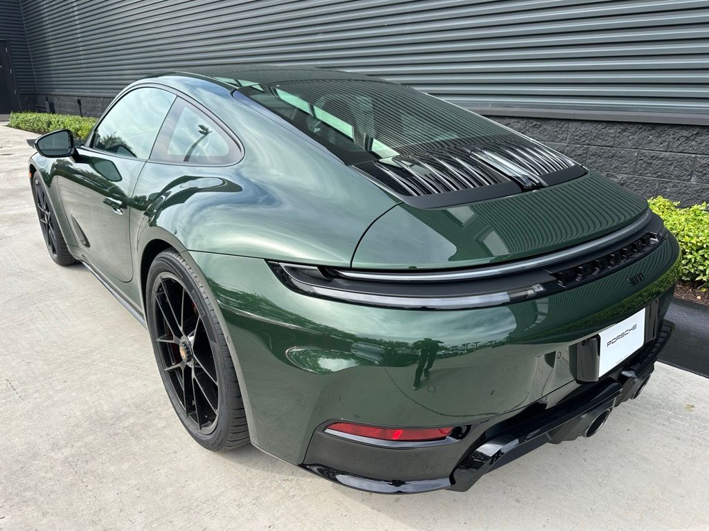 Thumbnail: 2026 Porsche 911 - 3