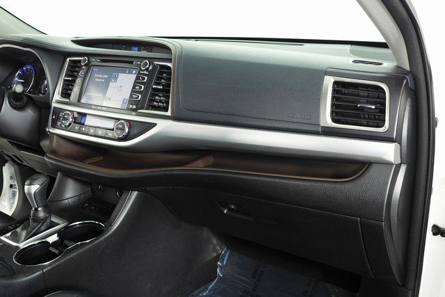 2016 Toyota Highlander XLE 14