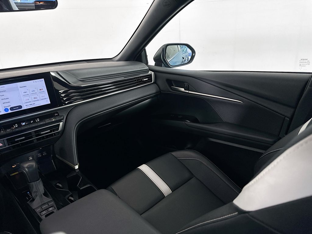 Thumbnail: 2025 Toyota Camry - 22