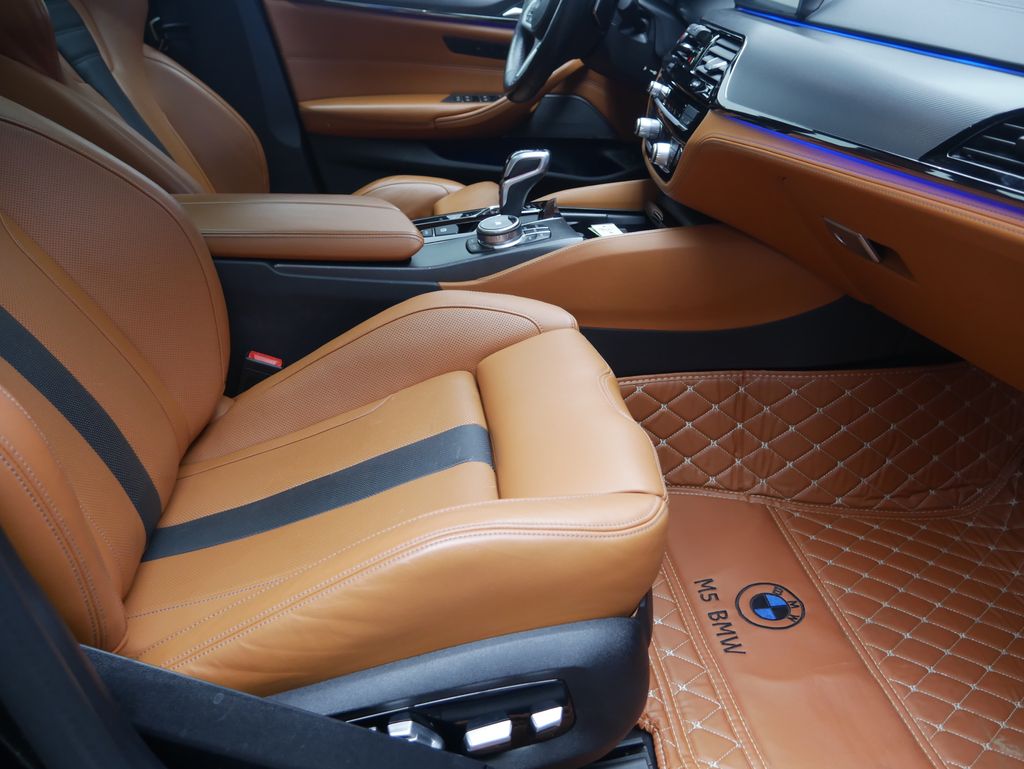 Thumbnail: 2020 BMW M5 - 17