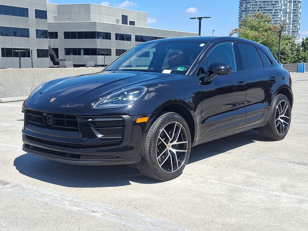 2025 Porsche Macan  -
                  Vienna, VA