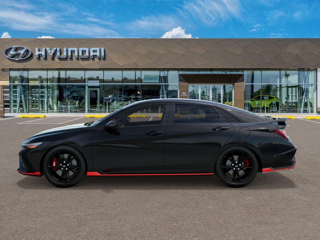 2025 Hyundai Elantra Base 3