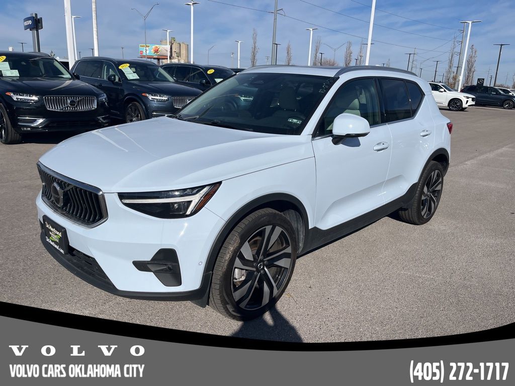 2024 Volvo XC40 Ultimate's photo