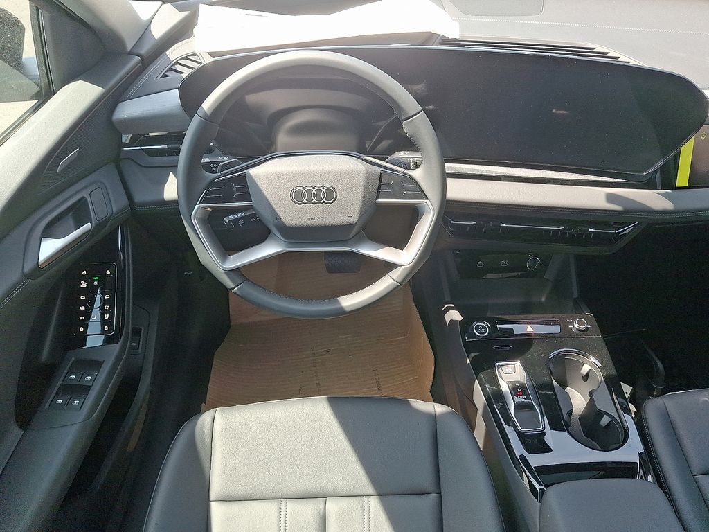 2025 Audi e-tron Premium 8