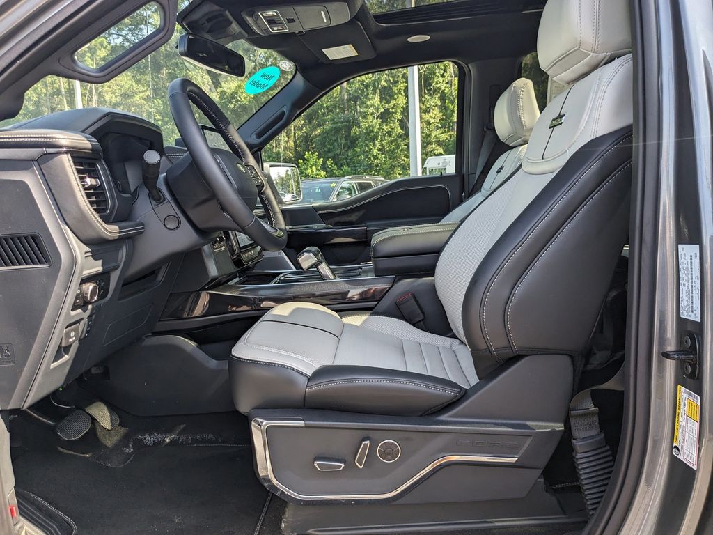2025 Ford F-150 Lightning Platinum