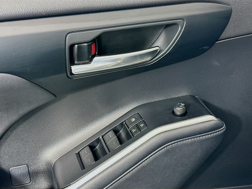 Thumbnail: 2023 Toyota Highlander - 17